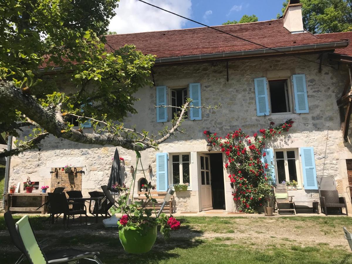 Chambres D'Hotes Des Deux Lacs Ceyzerieu Екстериор снимка